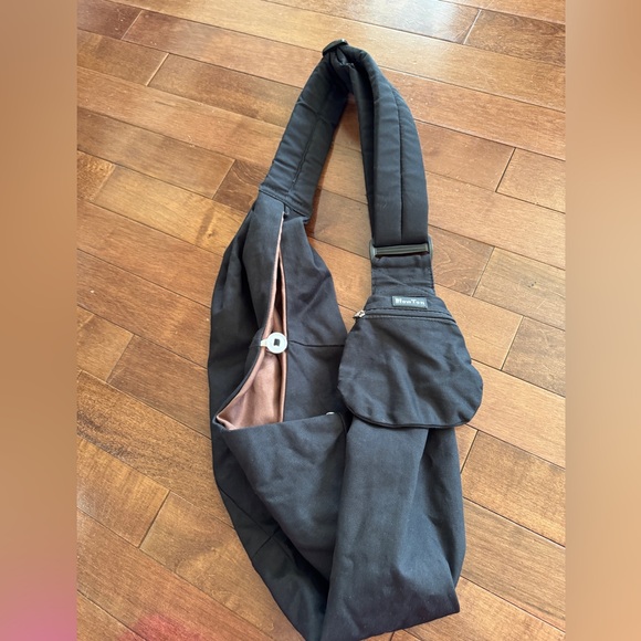 Slowton Dog Carrier Sling Thick Padded Adjustable Shoulder Strap - Picture 2 of 5